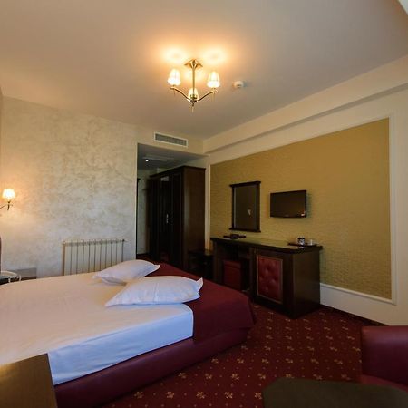 Hotel Golden Palace Мамая Екстериор снимка